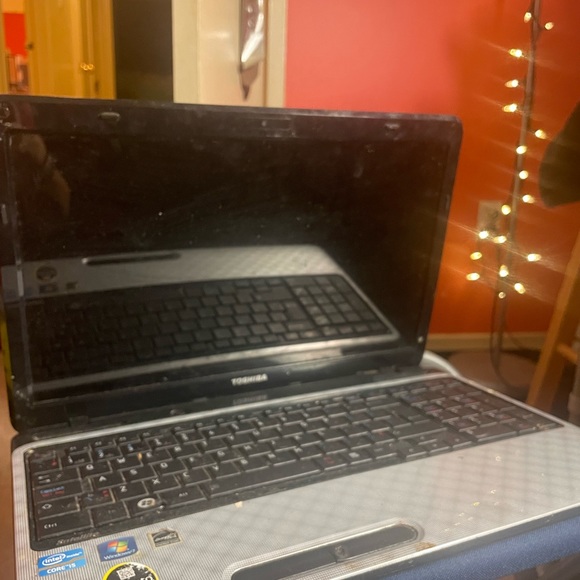 Toshiba laptop - Picture 4 of 4
